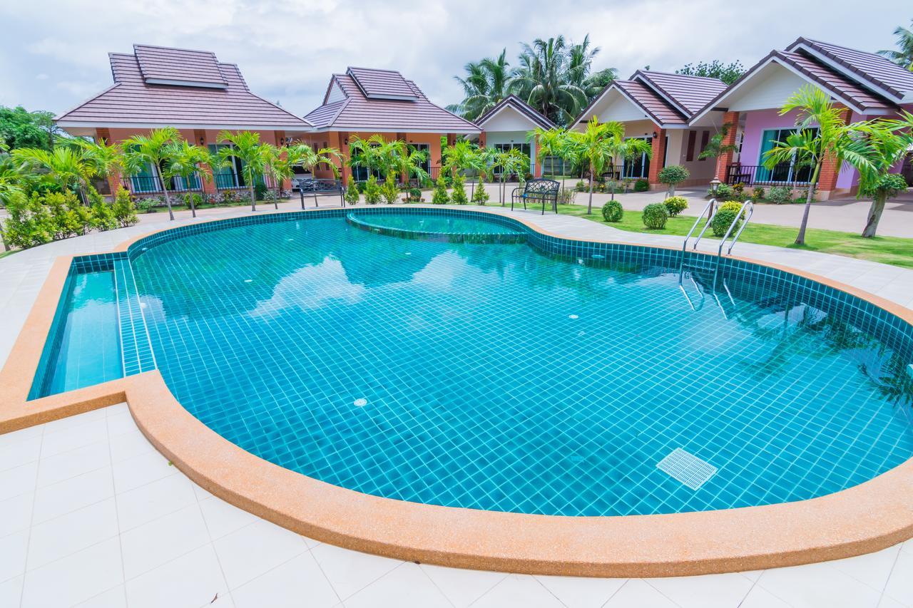 Samrong Garden Hotell Udon Thani Exteriör bild