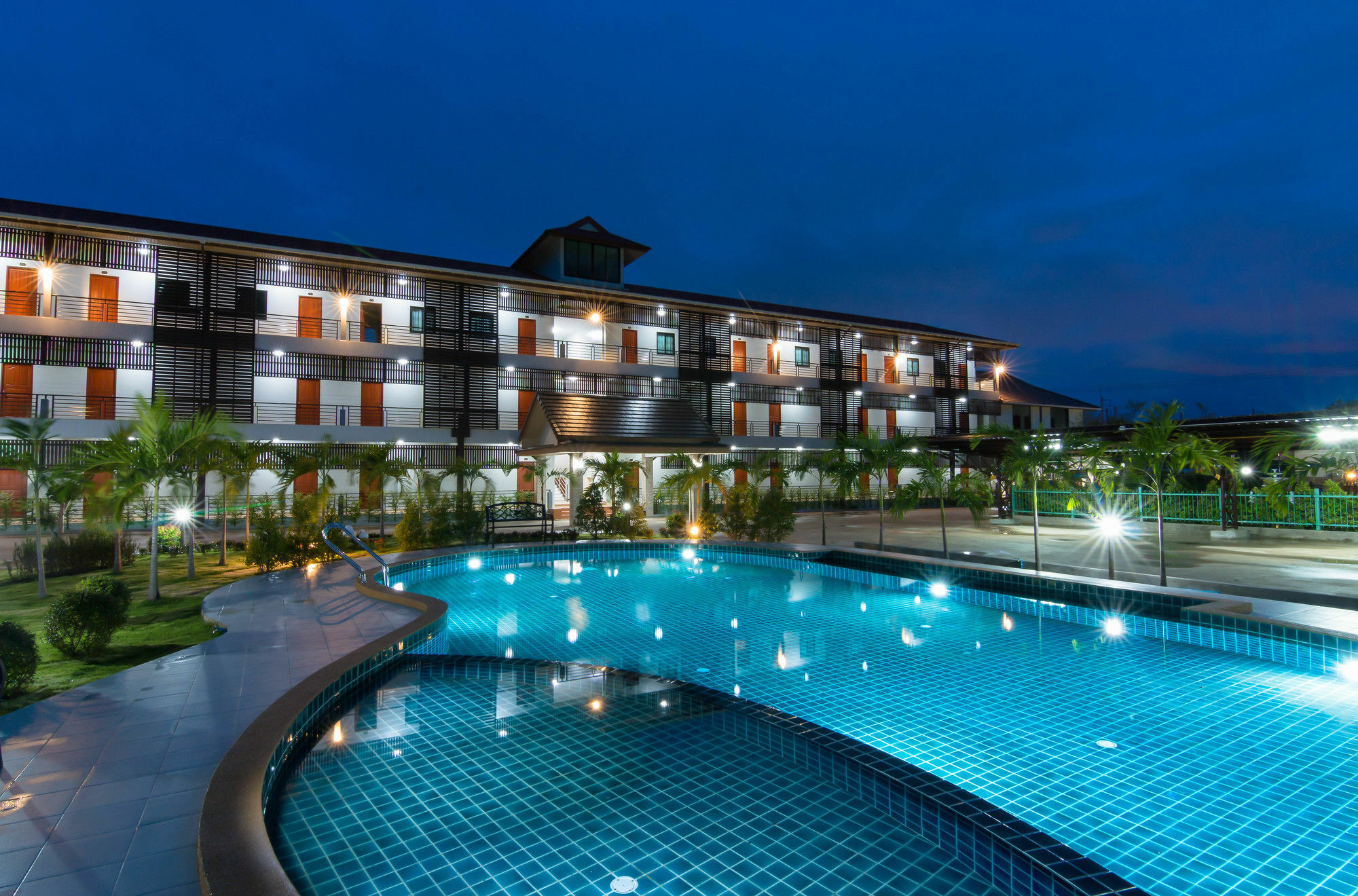 Samrong Garden Hotell Udon Thani Exteriör bild