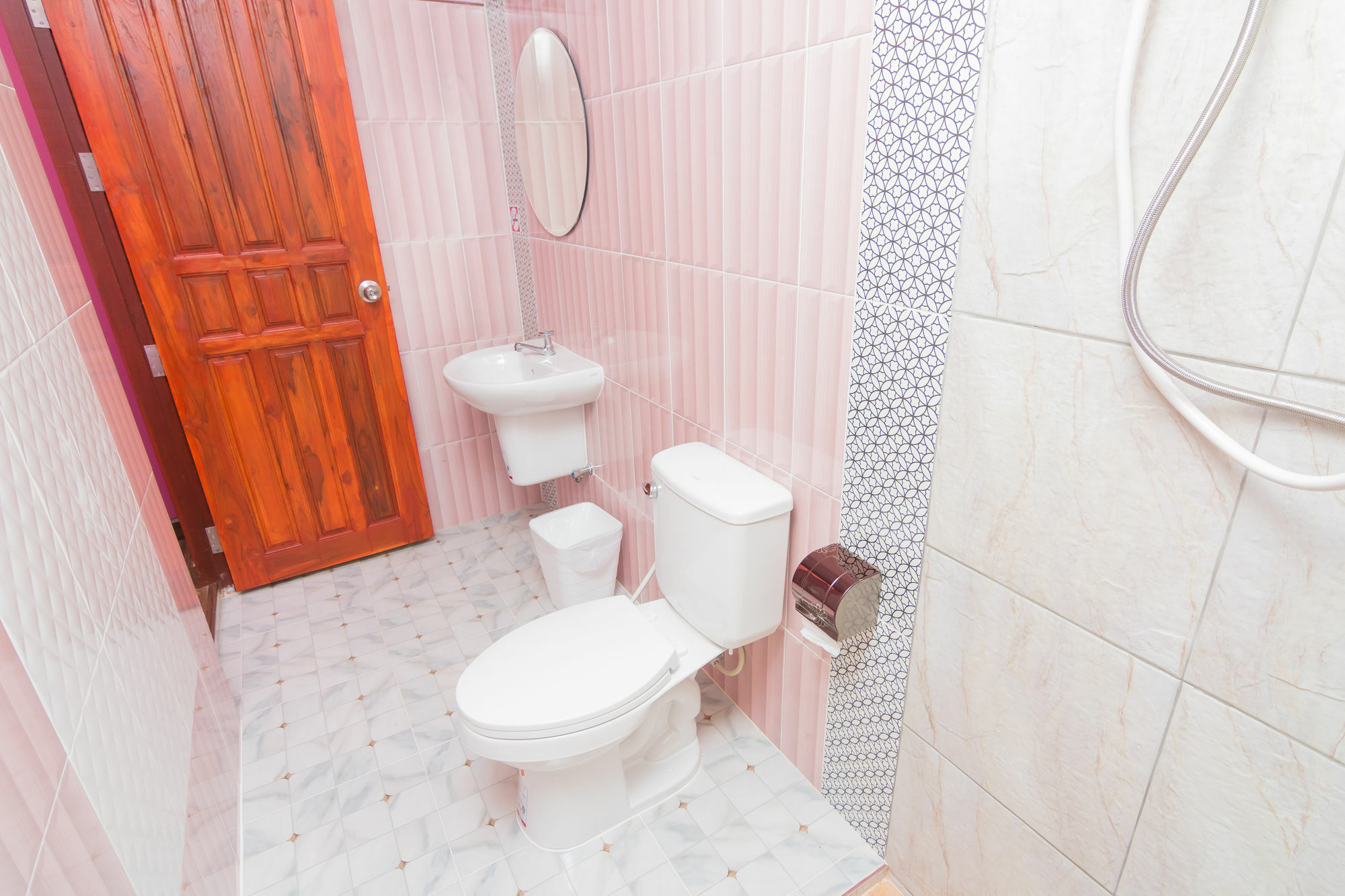 Samrong Garden Hotell Udon Thani Exteriör bild